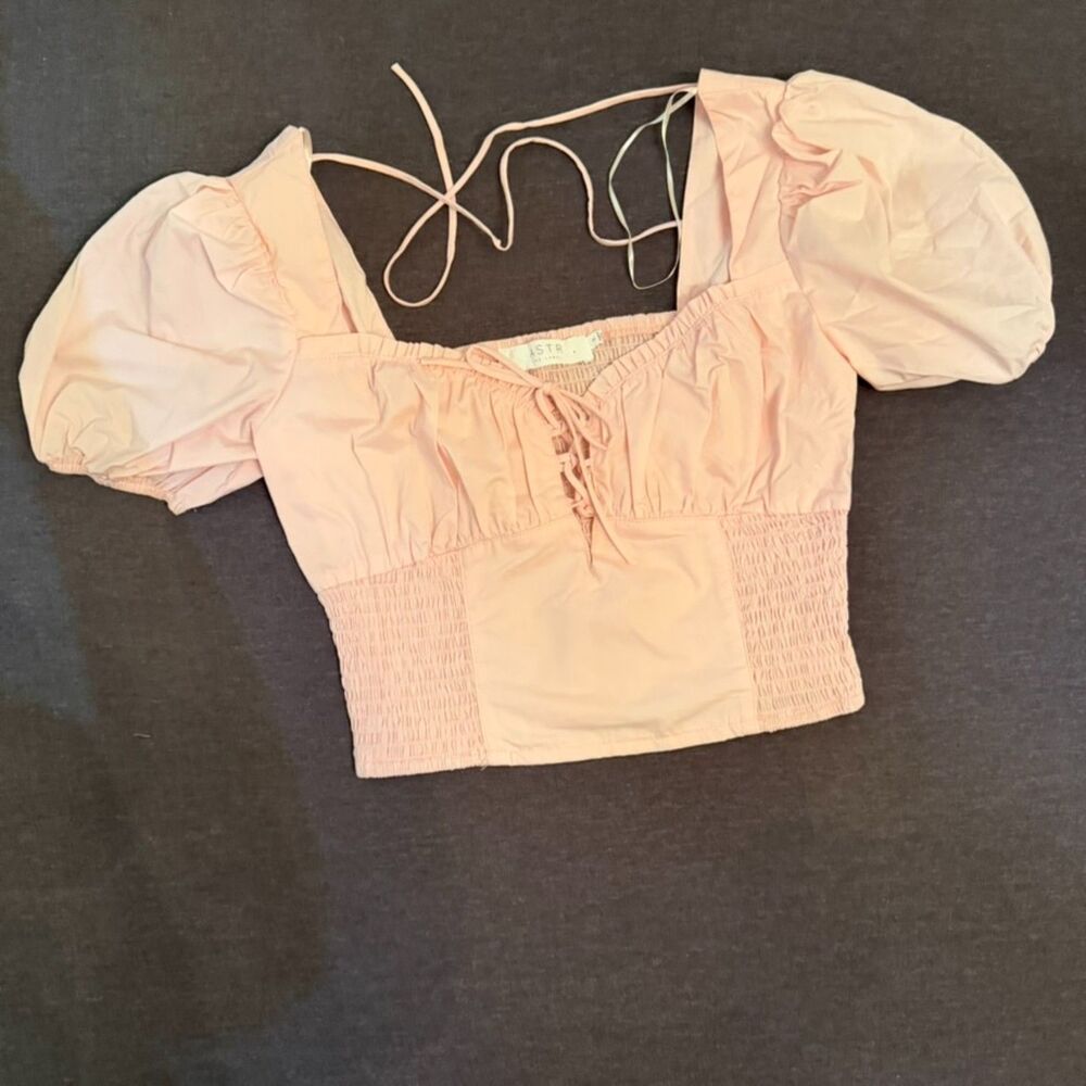 nwt ASTR The Label Blush Pink Puff Sleeve Smocked Corset Crop Top S - Picture 1 of 10